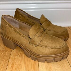 Me Too Women's Tan Loafers Size 7 Chunky Suede Brown